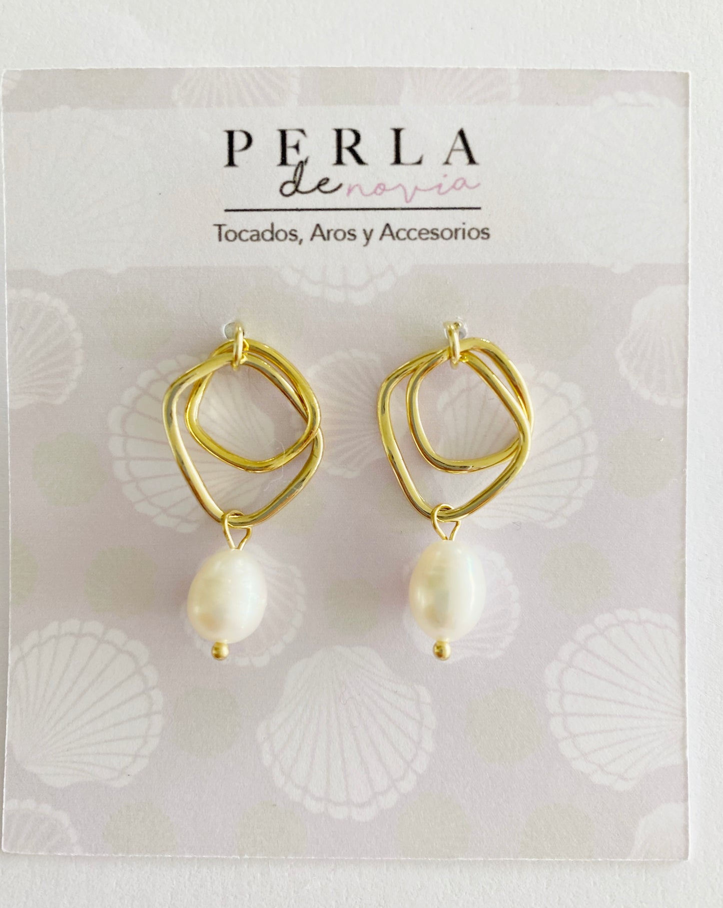 Aros dorados con perla 3